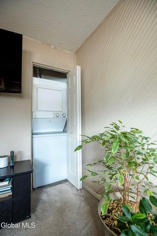 1 Freemans Way, Halfmoon, NY 12065