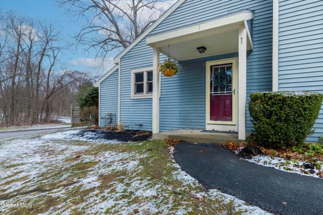 1 Freemans Way, Halfmoon, NY 12065