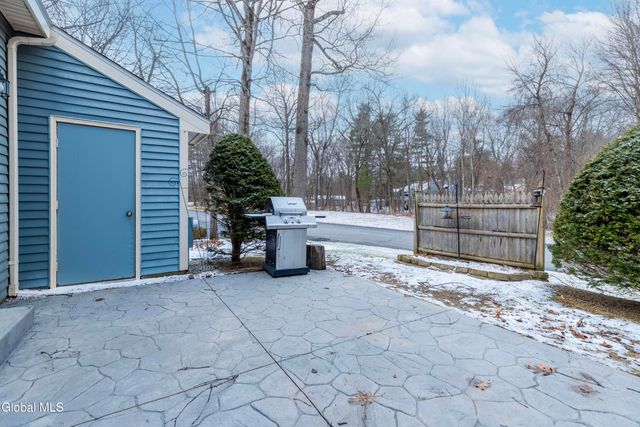 1 Freemans Way, Halfmoon, NY 12065