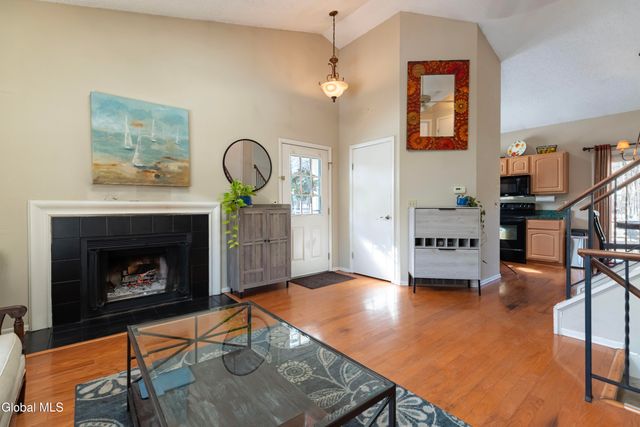 1 Freemans Way, Halfmoon, NY 12065