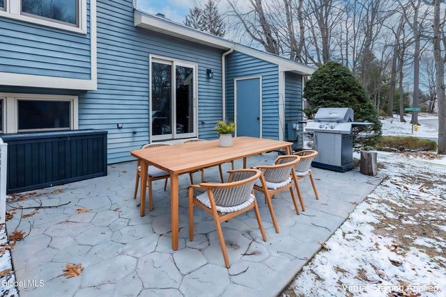 1 Freemans Way, Halfmoon, NY 12065