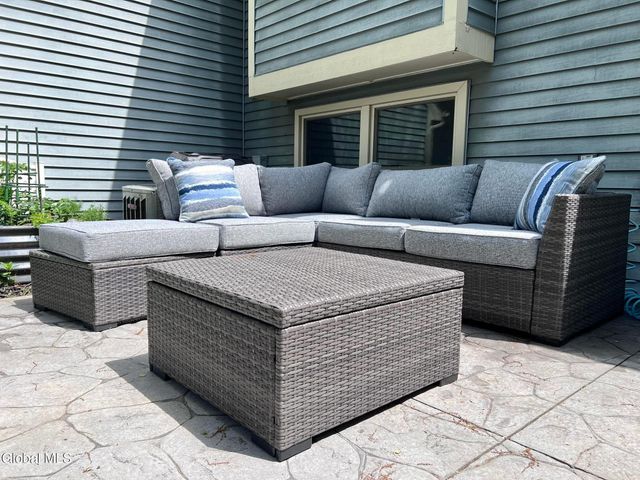 1 Freemans Way, Halfmoon, NY 12065