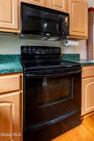 1 Freemans Way, Halfmoon, NY 12065