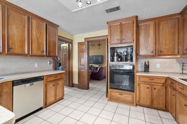 406 Willow Wood DR, Pflugerville, TX 78660