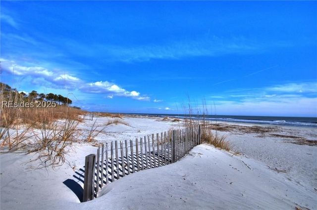 44 Pink Sand Ln, Hilton Head Island, SC 29926
