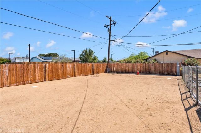 21110 Multnomah, Apple Valley, CA 92308
