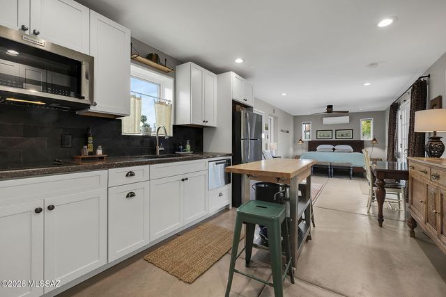 7000 N Paloma Drive, Tucson, AZ 85704