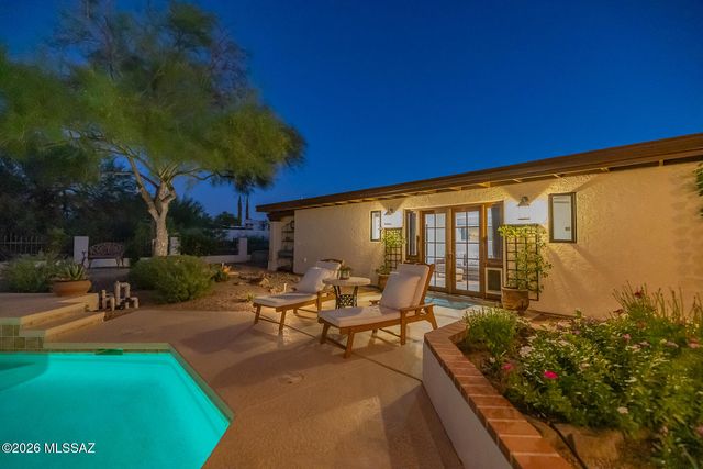 7000 N Paloma Drive, Tucson, AZ 85704