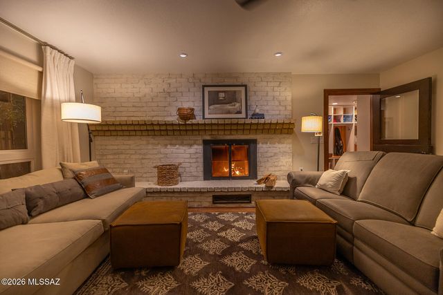 7000 N Paloma Drive, Tucson, AZ 85704