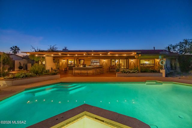 7000 N Paloma Drive, Tucson, AZ 85704