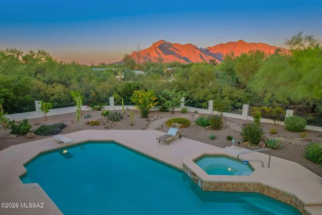 7000 N Paloma Drive, Tucson, AZ 85704