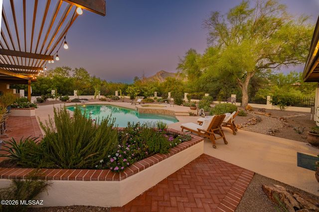 7000 N Paloma Drive, Tucson, AZ 85704