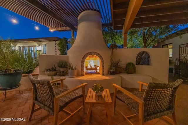 7000 N Paloma Drive, Tucson, AZ 85704