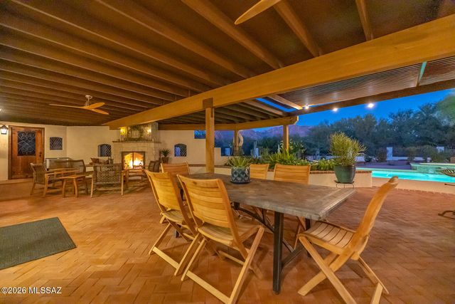 7000 N Paloma Drive, Tucson, AZ 85704