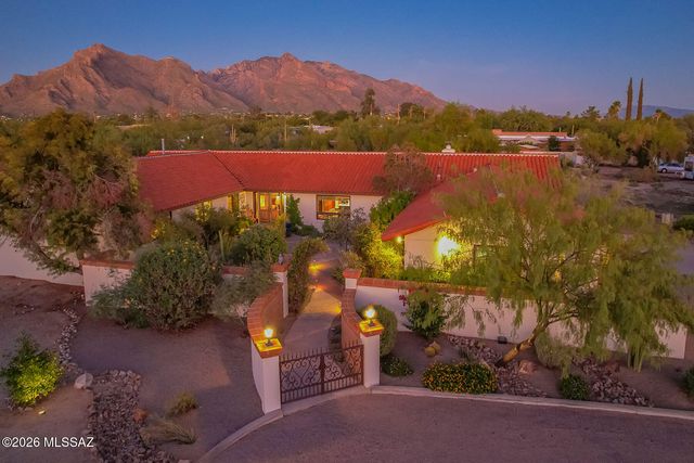 7000 N Paloma Drive, Tucson, AZ 85704