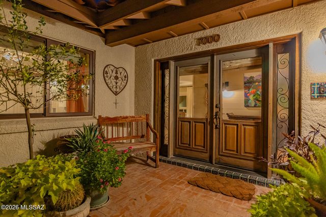 7000 N Paloma Drive, Tucson, AZ 85704