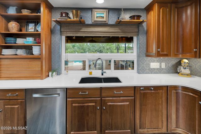 7000 N Paloma Drive, Tucson, AZ 85704