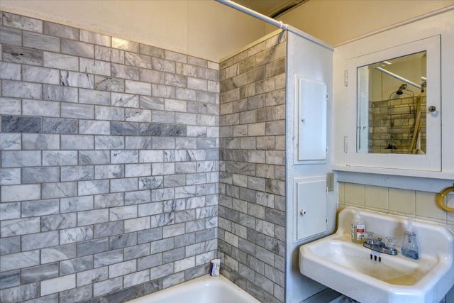 2612 W Gardner Ave, Spokane, WA 99201