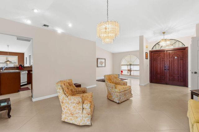 132 Kings Way, Royal Palm Beach, FL 33411