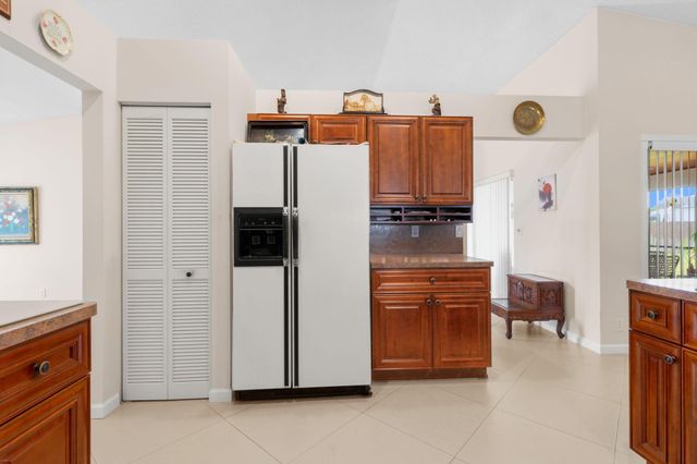 132 Kings Way, Royal Palm Beach, FL 33411