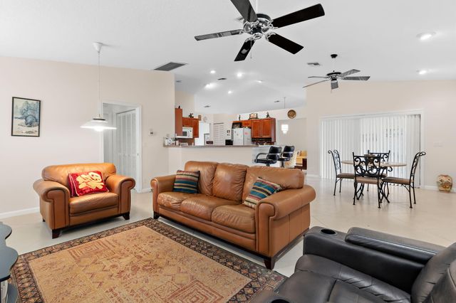 132 Kings Way, Royal Palm Beach, FL 33411