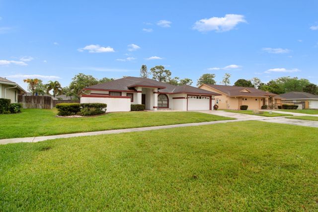 132 Kings Way, Royal Palm Beach, FL 33411