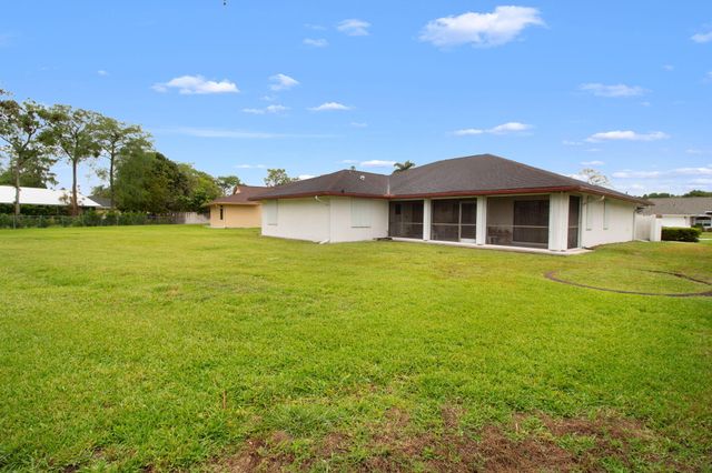 132 Kings Way, Royal Palm Beach, FL 33411