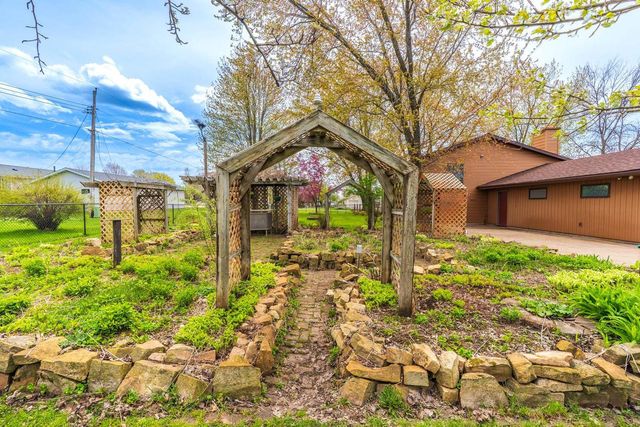 6864 DAIRYLAND LANE, Rudolph, WI 54475