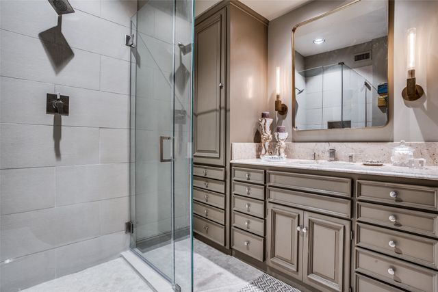 6318 Bandera Avenue D, Dallas, TX 75225