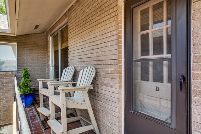 6318 Bandera Avenue D, Dallas, TX 75225