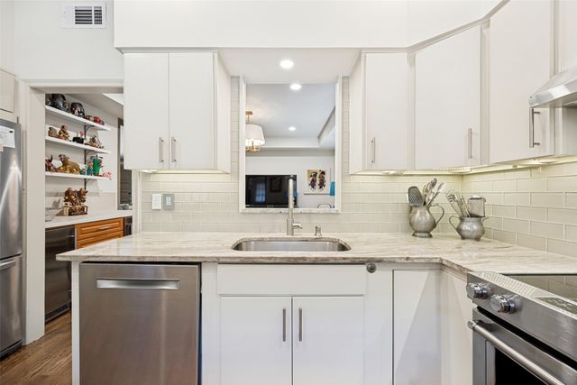 6318 Bandera Avenue D, Dallas, TX 75225