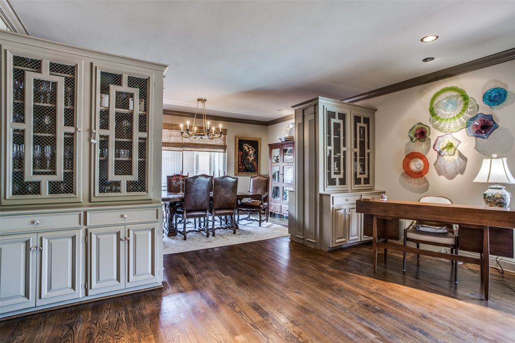 6318 Bandera Avenue D, Dallas, TX 75225