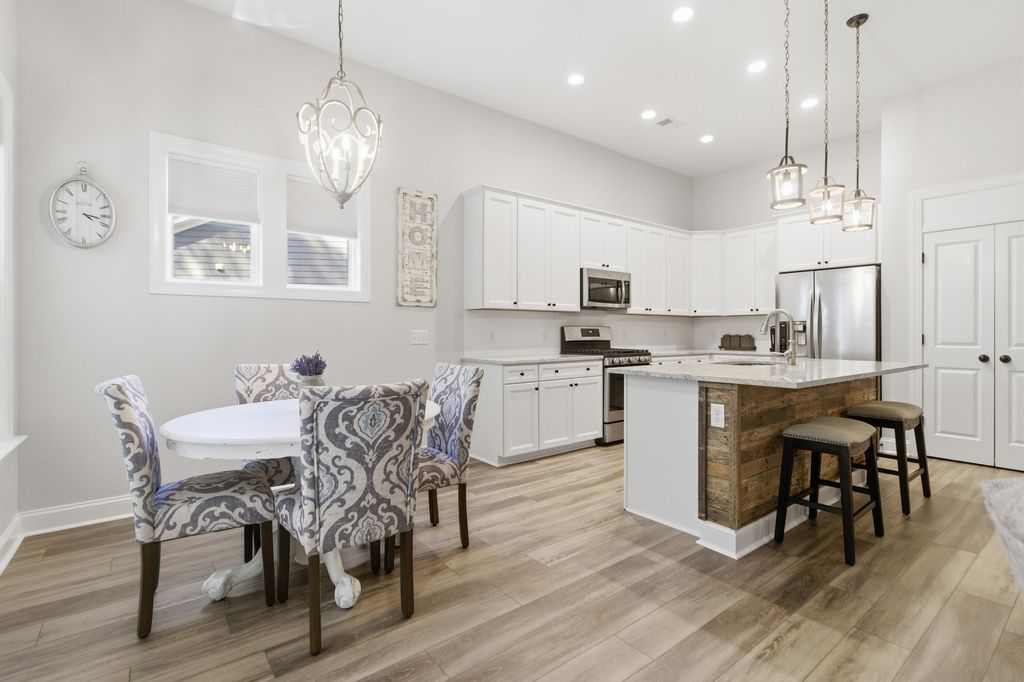 Image 7 of property listing at 1164 Old Field Drive, Summerville, SC 29483