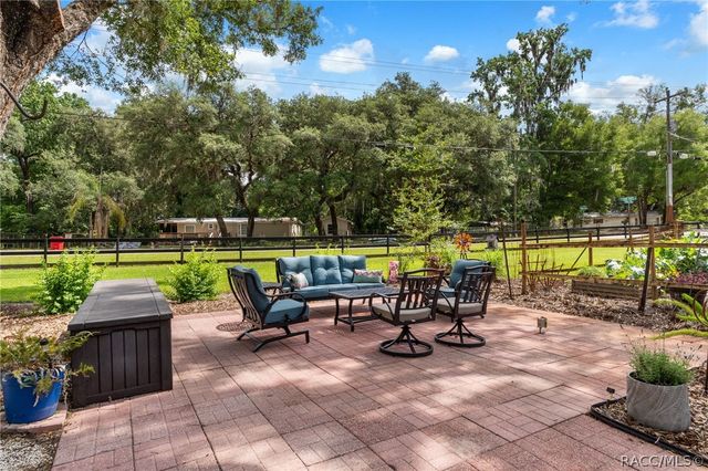 7636 S Four Oaks Drive, Floral City, FL 34436