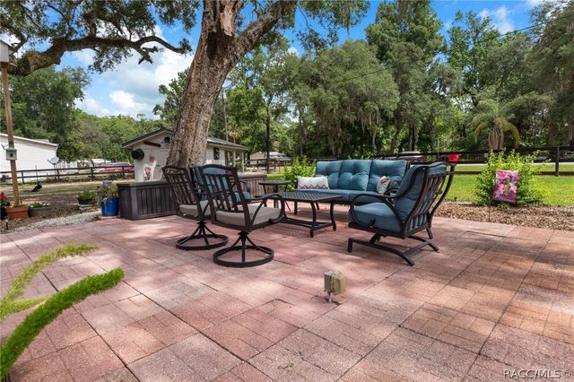7636 S Four Oaks Drive, Floral City, FL 34436
