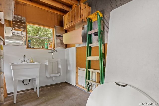 7636 S Four Oaks Drive, Floral City, FL 34436