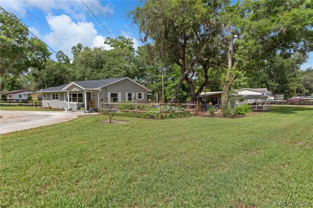 7636 S Four Oaks Drive, Floral City, FL 34436