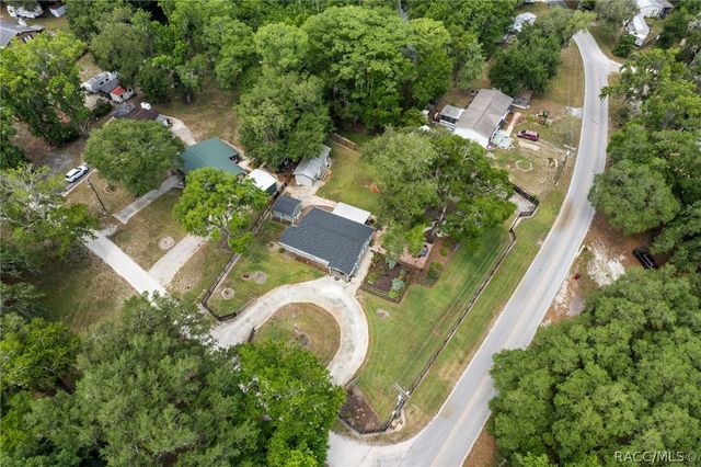 7636 S Four Oaks Drive, Floral City, FL 34436
