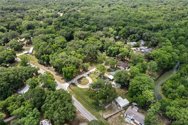 7636 S Four Oaks Drive, Floral City, FL 34436