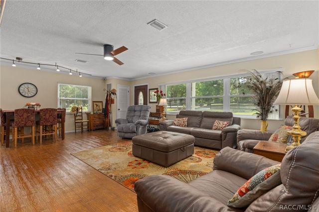 7636 S Four Oaks Drive, Floral City, FL 34436