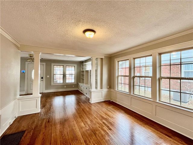 1321 W College Street, Independence, MO 64050