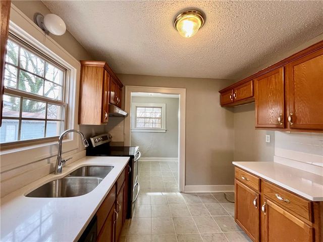 1321 W College Street, Independence, MO 64050