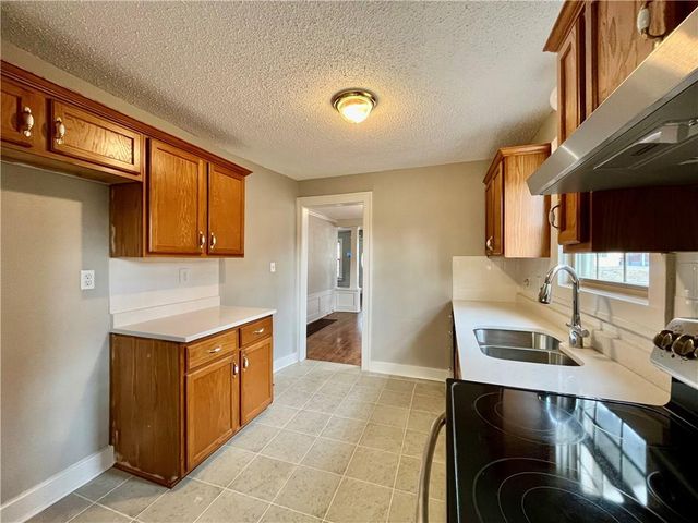 1321 W College Street, Independence, MO 64050