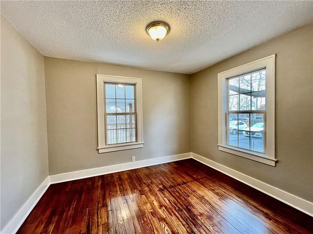 1321 W College Street, Independence, MO 64050