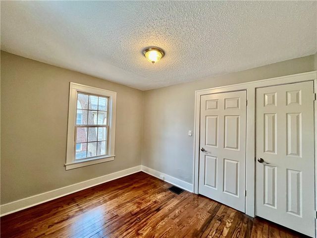 1321 W College Street, Independence, MO 64050