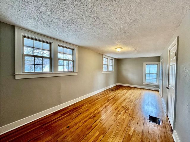 1321 W College Street, Independence, MO 64050