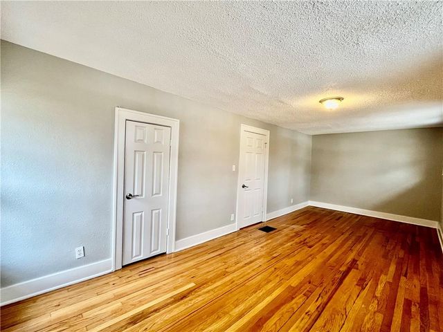 1321 W College Street, Independence, MO 64050