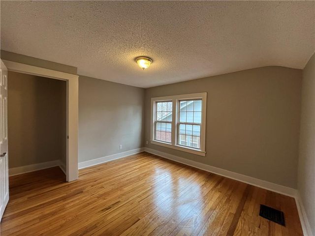 1321 W College Street, Independence, MO 64050