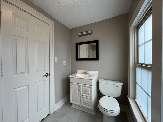 1321 W College Street, Independence, MO 64050