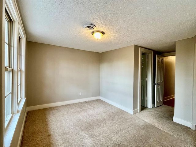 1321 W College Street, Independence, MO 64050